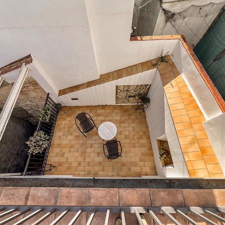 Ganganell Atic Apartamento Con Terraza En Бесалу Екстер'єр фото