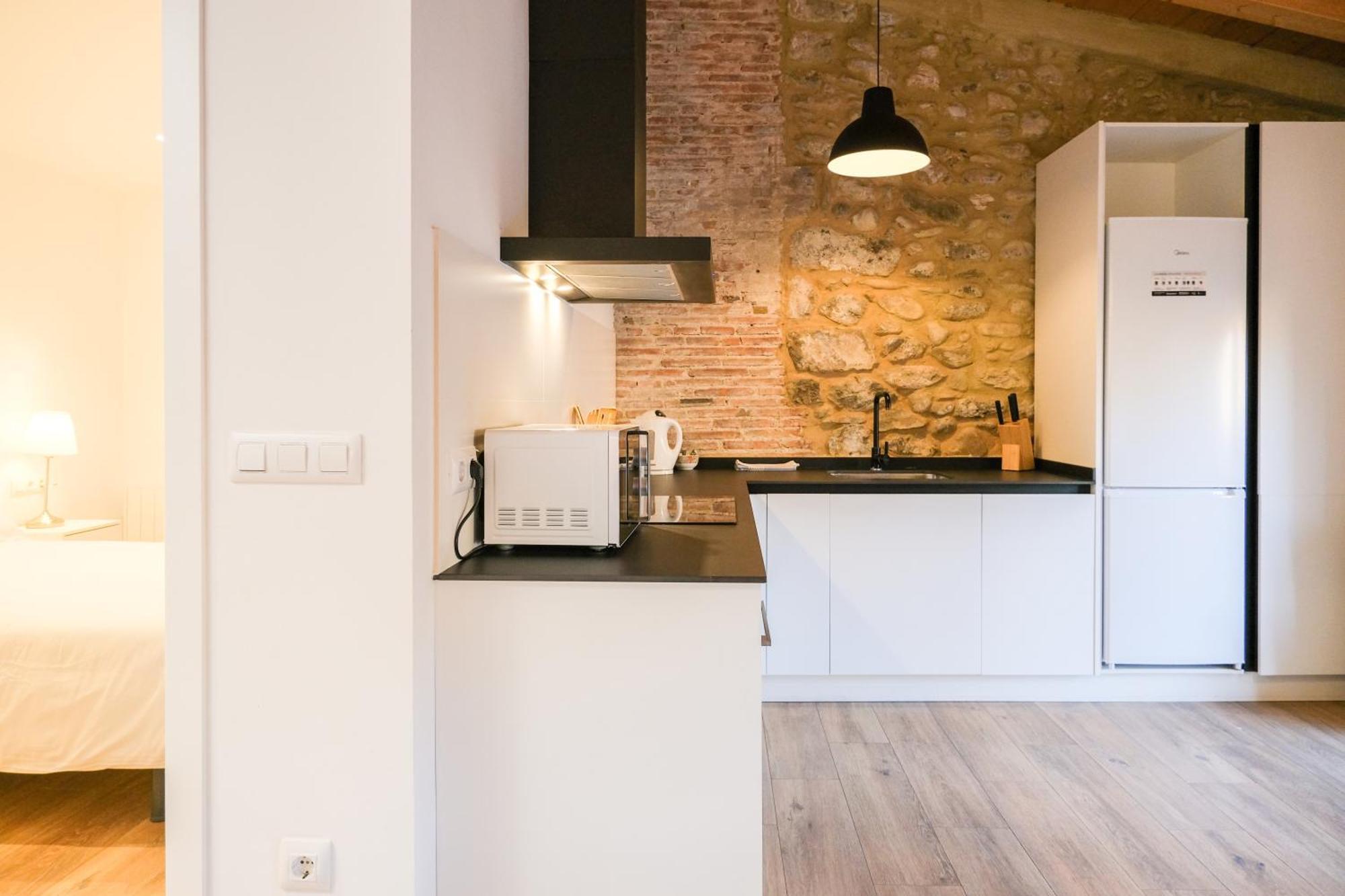 Ganganell Atic Apartamento Con Terraza En Бесалу Екстер'єр фото