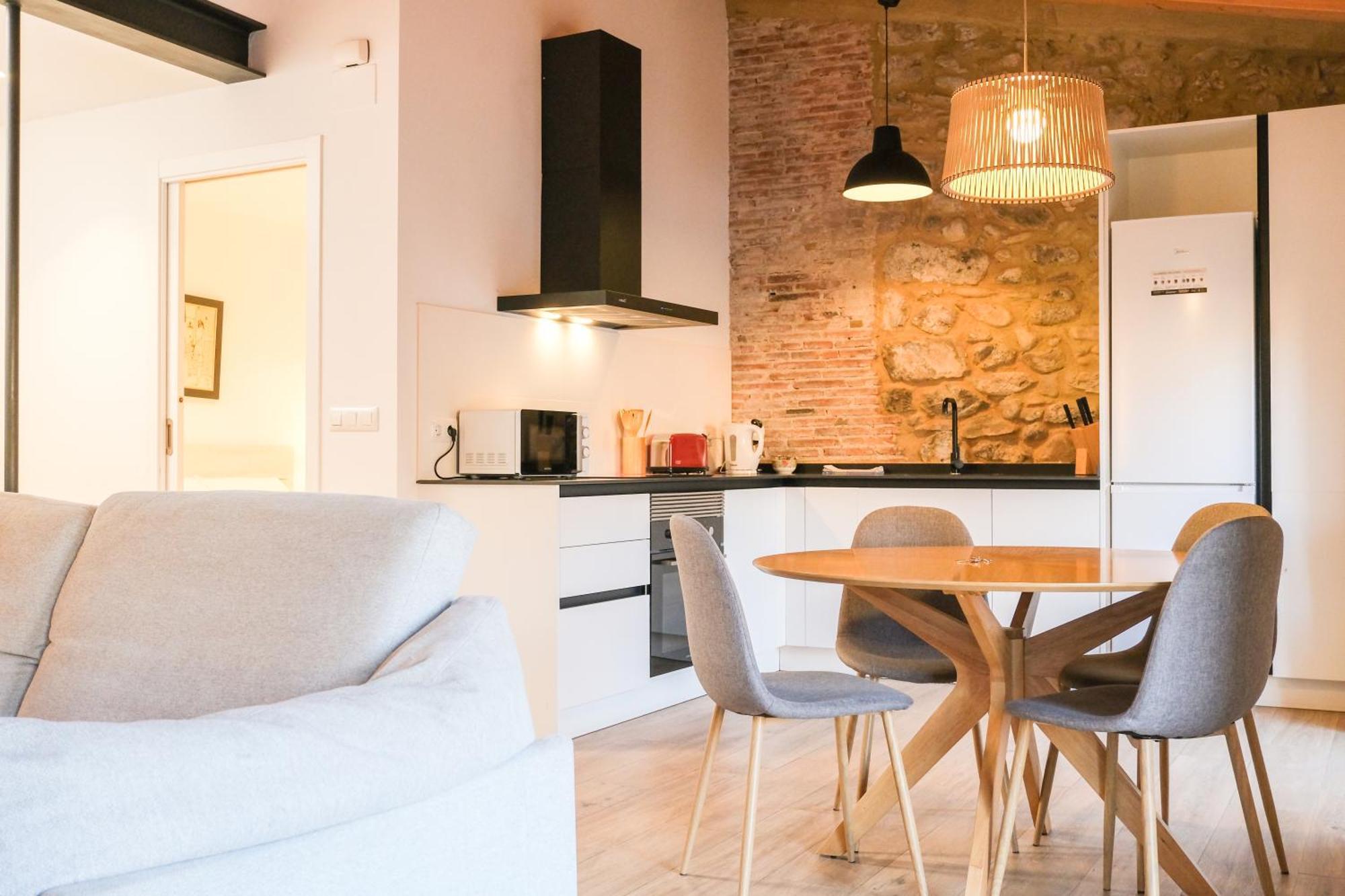 Ganganell Atic Apartamento Con Terraza En Бесалу Екстер'єр фото