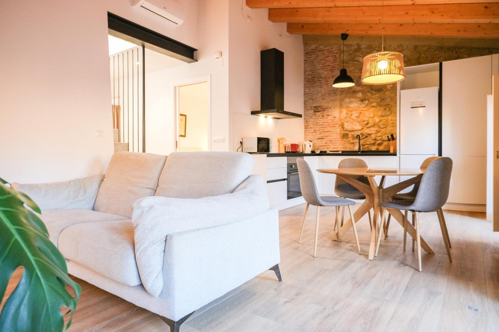 Ganganell Atic Apartamento Con Terraza En Бесалу Екстер'єр фото