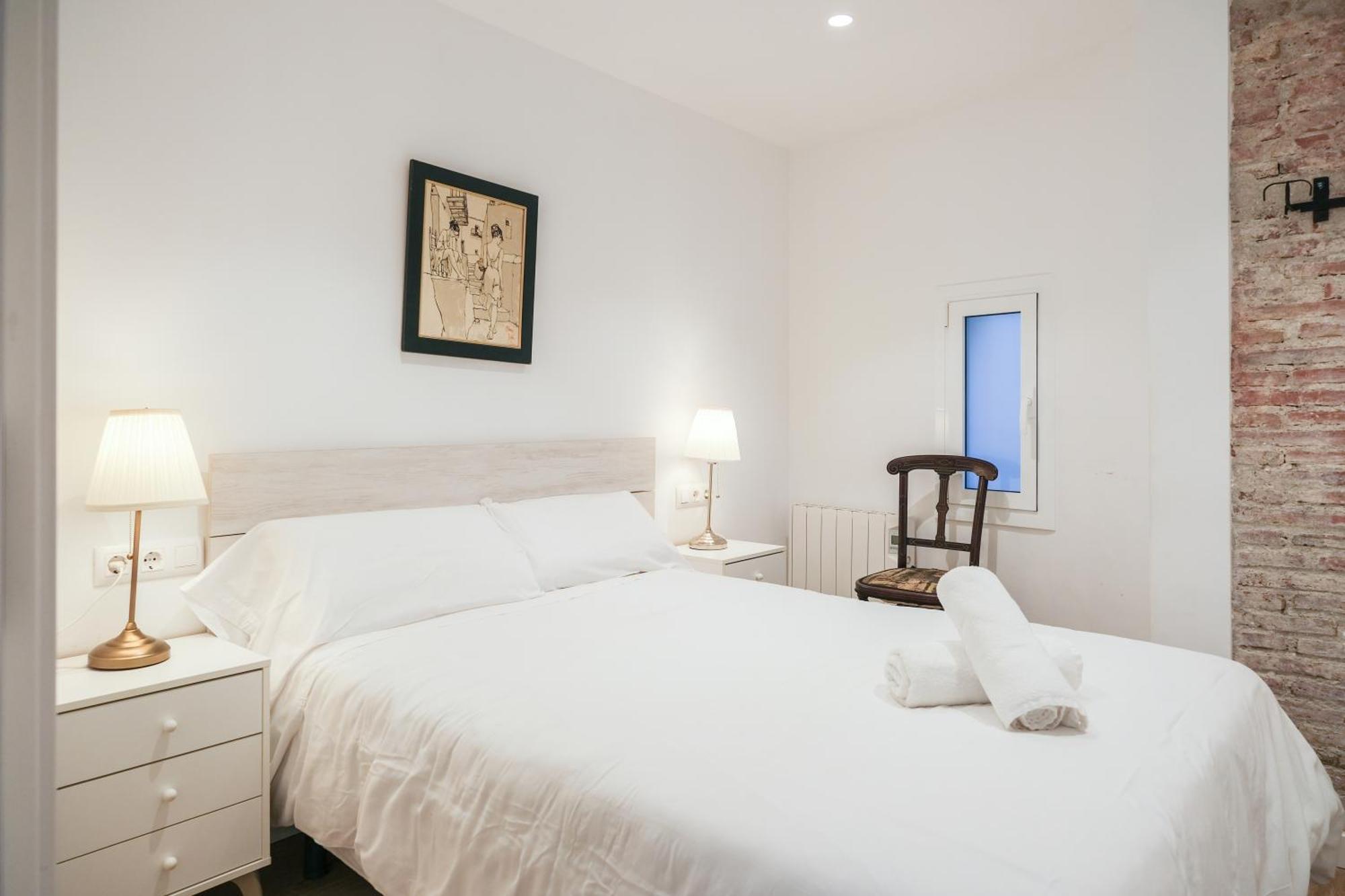 Ganganell Atic Apartamento Con Terraza En Бесалу Екстер'єр фото
