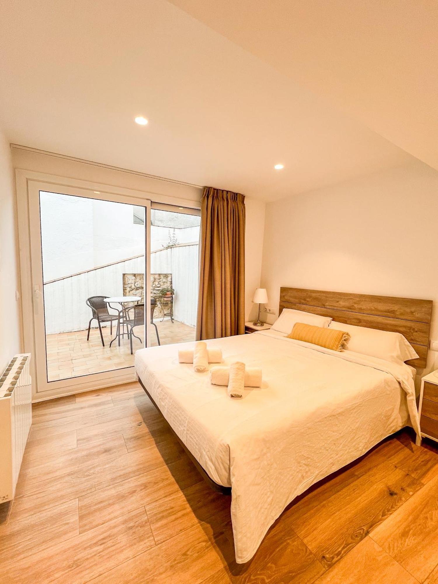 Ganganell Atic Apartamento Con Terraza En Бесалу Екстер'єр фото